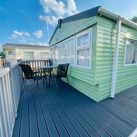 Lakeside Holiday Rentals - Delta Northampton Esterno foto