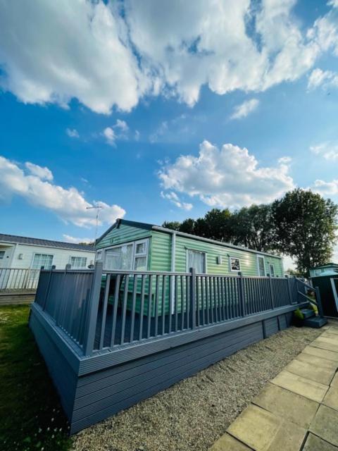 Lakeside Holiday Rentals - Delta Northampton Esterno foto